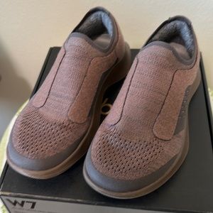 All Birds women's size 7 sneakers Boty Reverse Dasher.